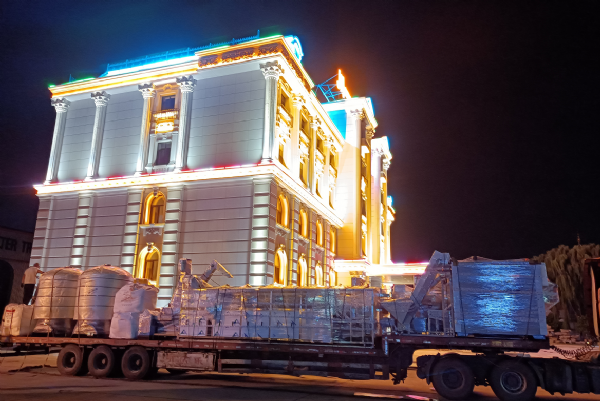 【川一股份】10T雙級反滲透設(shè)備+2套300大桶水灌裝線水廠設(shè)備發(fā)往西藏