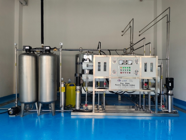 【川一股份】山東藥業(yè)公司2臺(tái)反滲透設(shè)備+變頻供水安裝調(diào)試完成