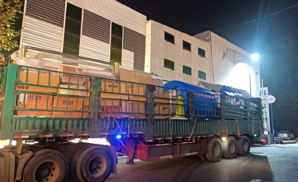 【川一股份】20T雙級反滲透設(shè)備裝車發(fā)往內(nèi)蒙古包頭市