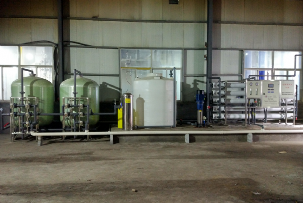  安徽亳州利辛縣15T單級反滲透設(shè)備安裝調(diào)試