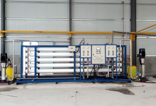 棗莊東昌20T雙級反滲透設(shè)備安裝完成
