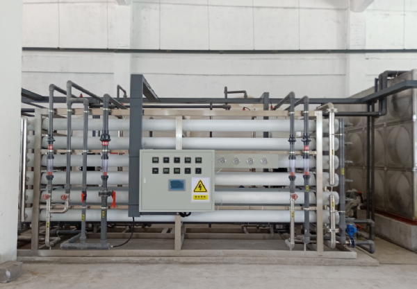 濰坊紡織30T反滲透設(shè)備安裝完成